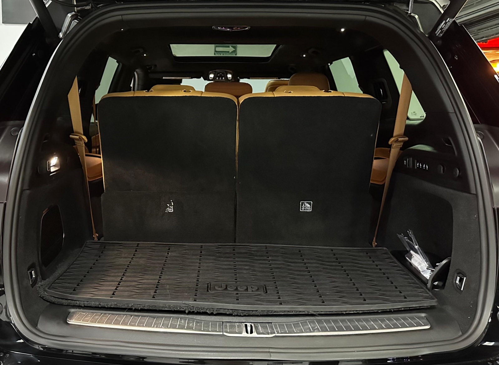 JEEP GRAND CHEROKEE SUMMIT V8 5.7 (5442) - Image 10