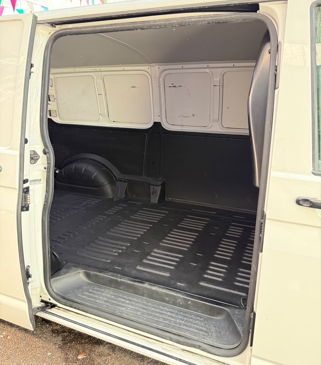 VOLKSWAGEN TRANSPORTER CARGO VAN (7780) - Image 11