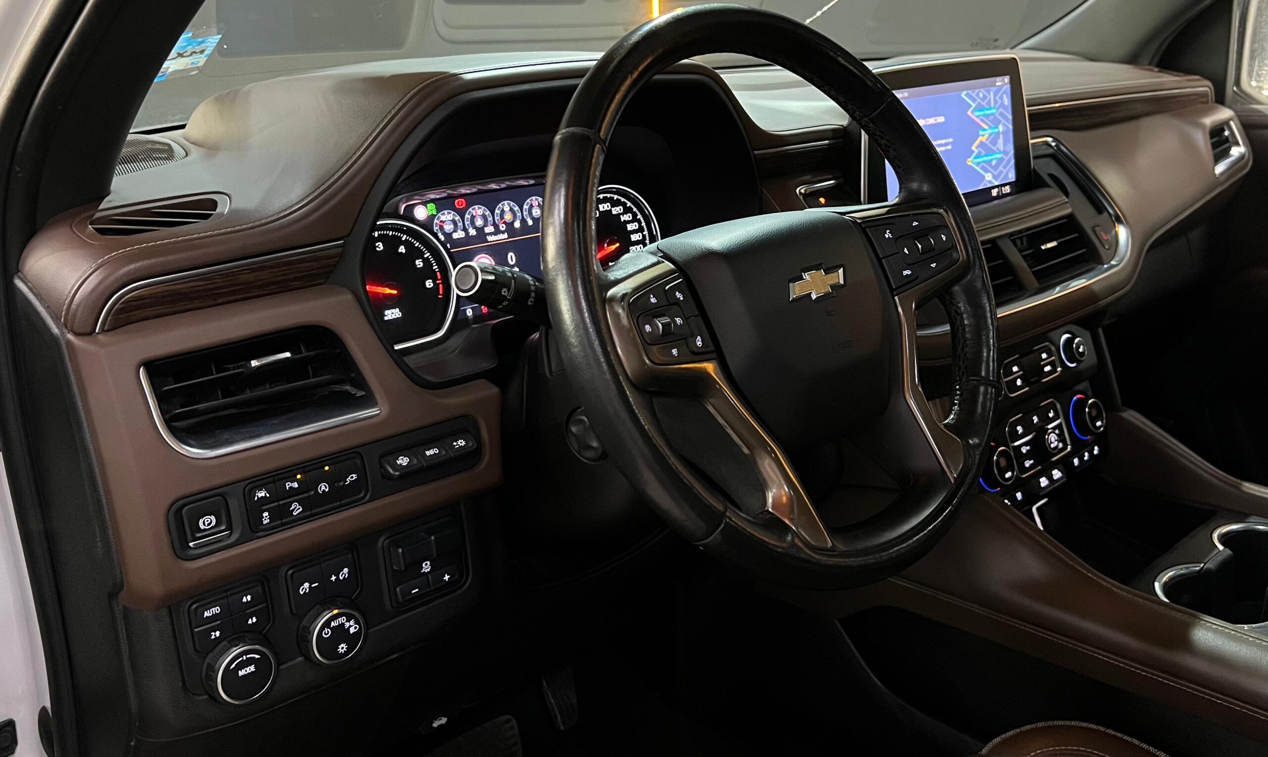 CHEVROLET SUBURBAN HIGH COUNTRY 4X4 (9410) - Image 10