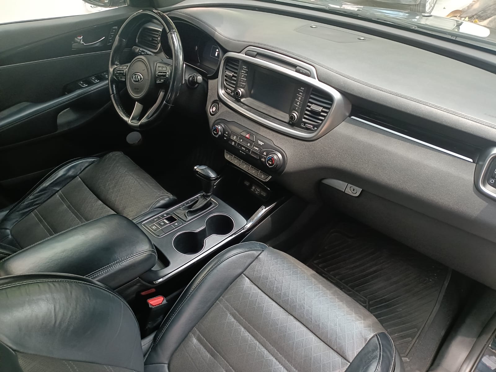 KIA SORENTO SXL (7316) - Image 12