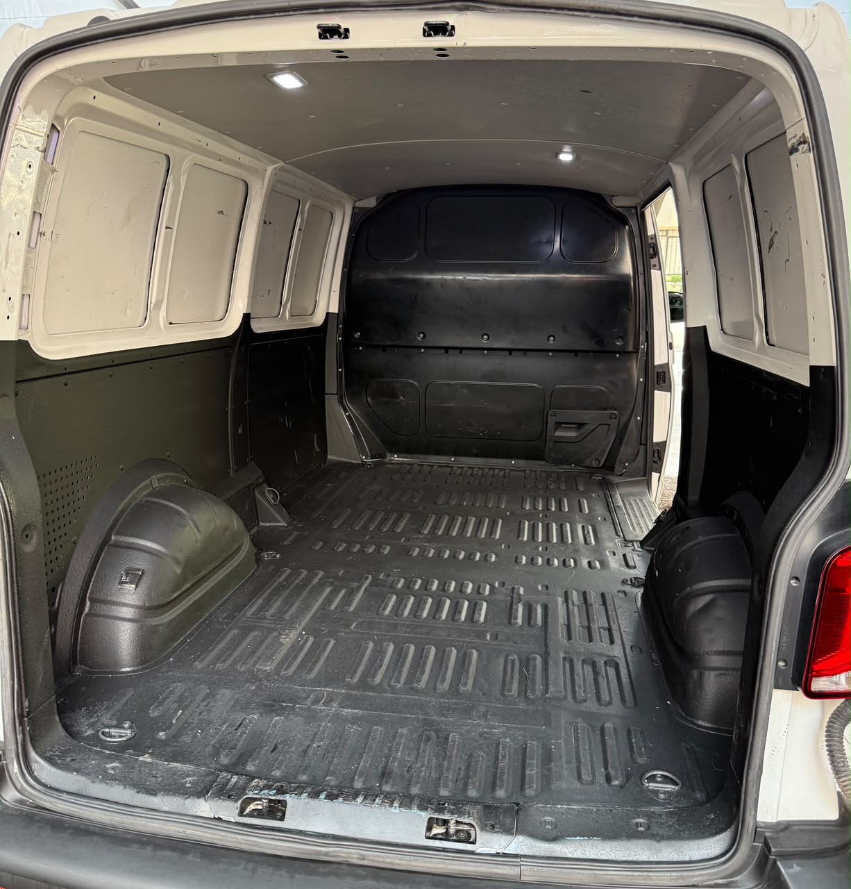 VOLKSWAGEN TRANSPORTER CARGO VAN (7780) - Image 12