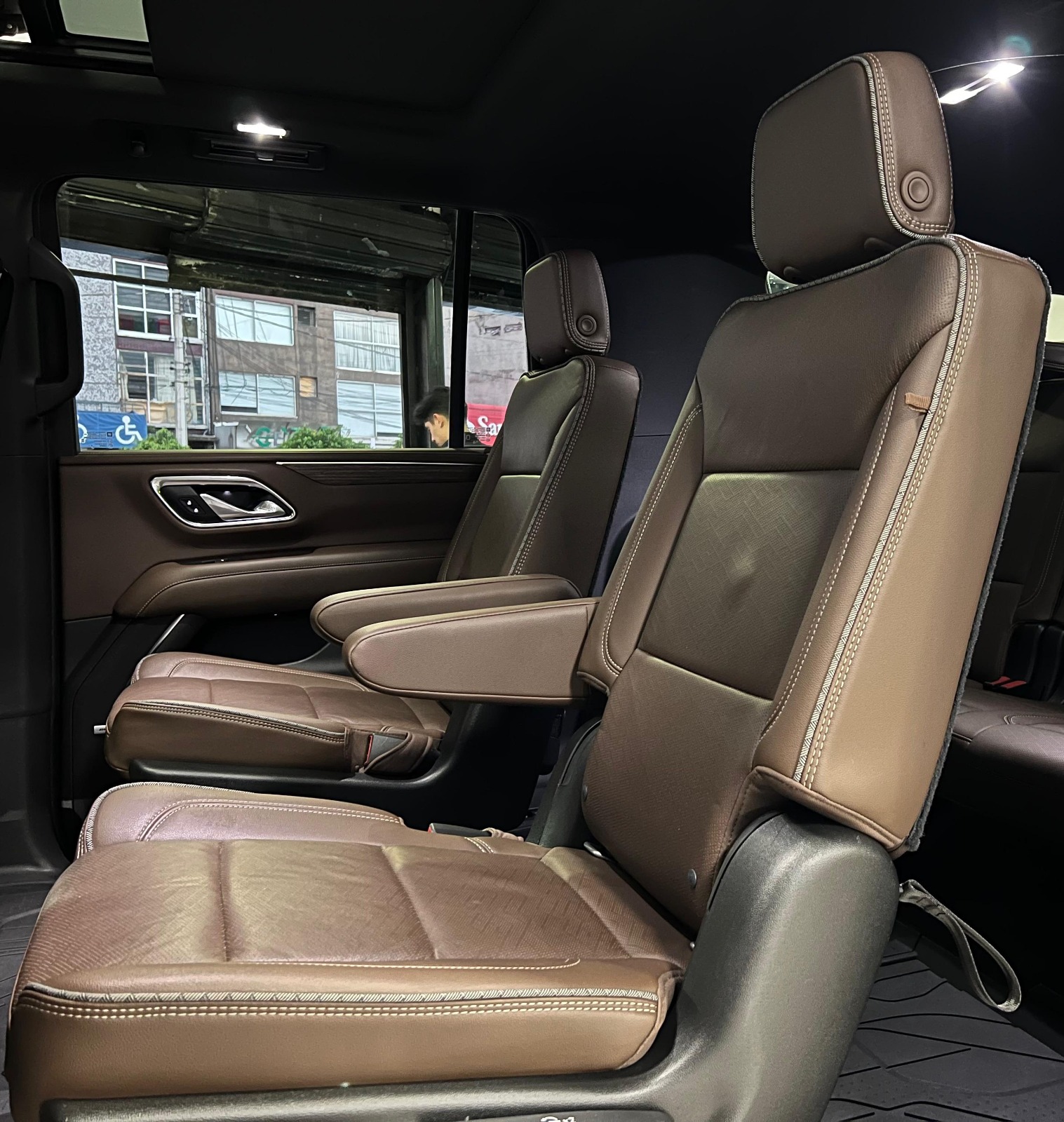 CHEVROLET SUBURBAN HIGH COUNTRY 4X4 (8884) - Image 13