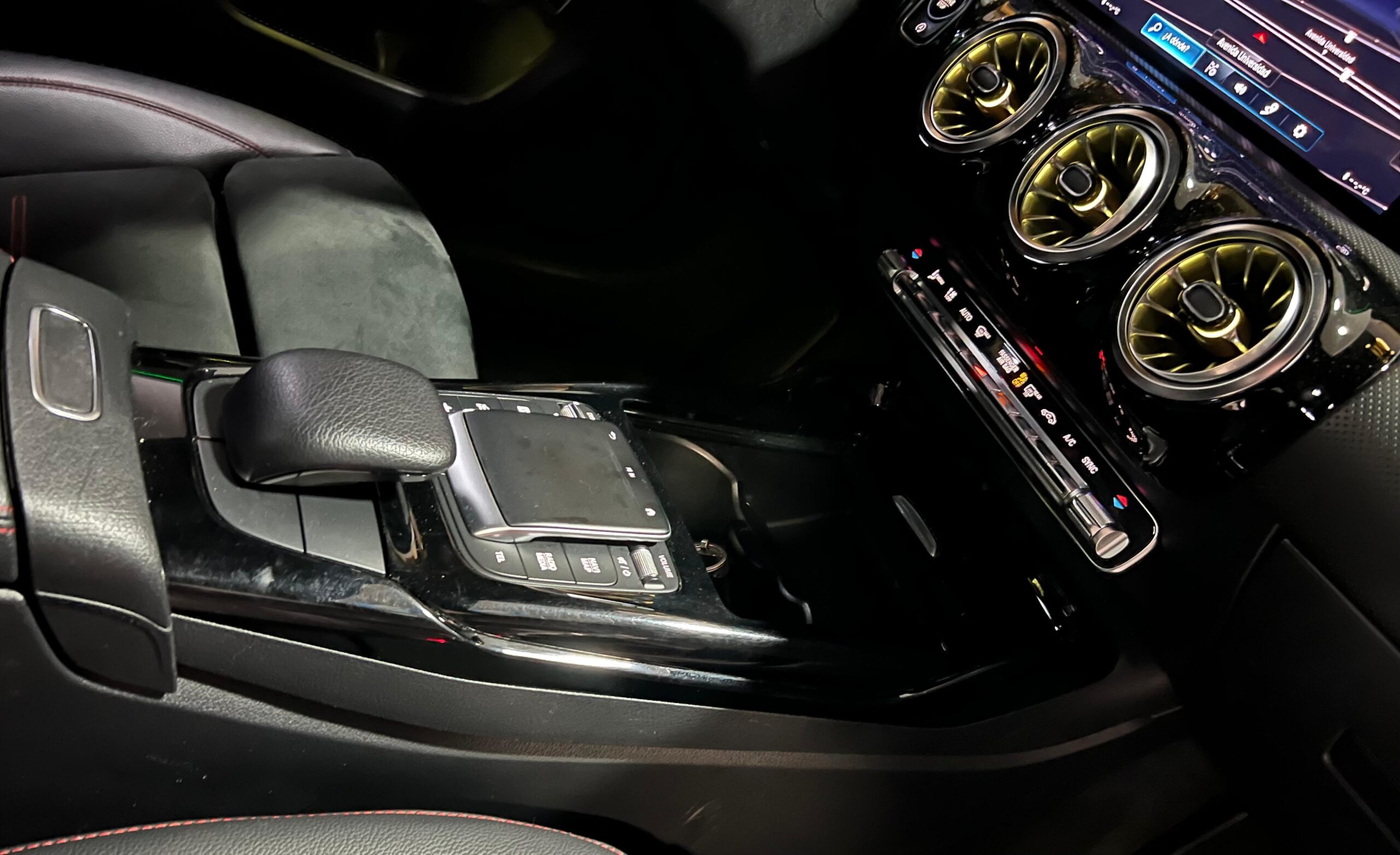 MERCEDES BENZ A 35 AMG (7101) - Image 15
