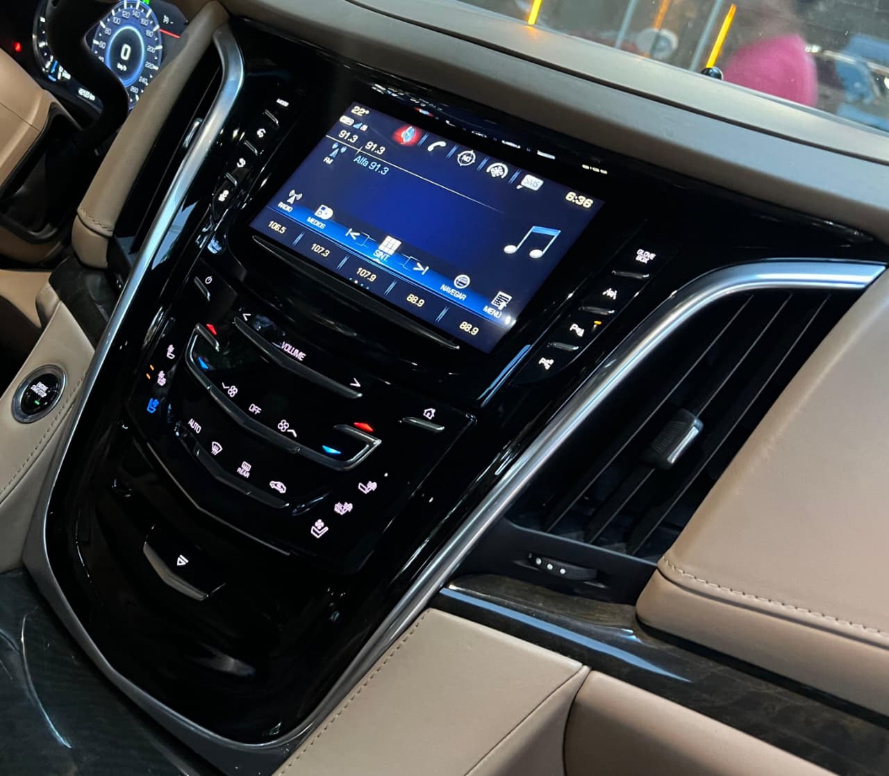 CADILLAC ESCALADE ESV PLATINUM (6398) - Image 18