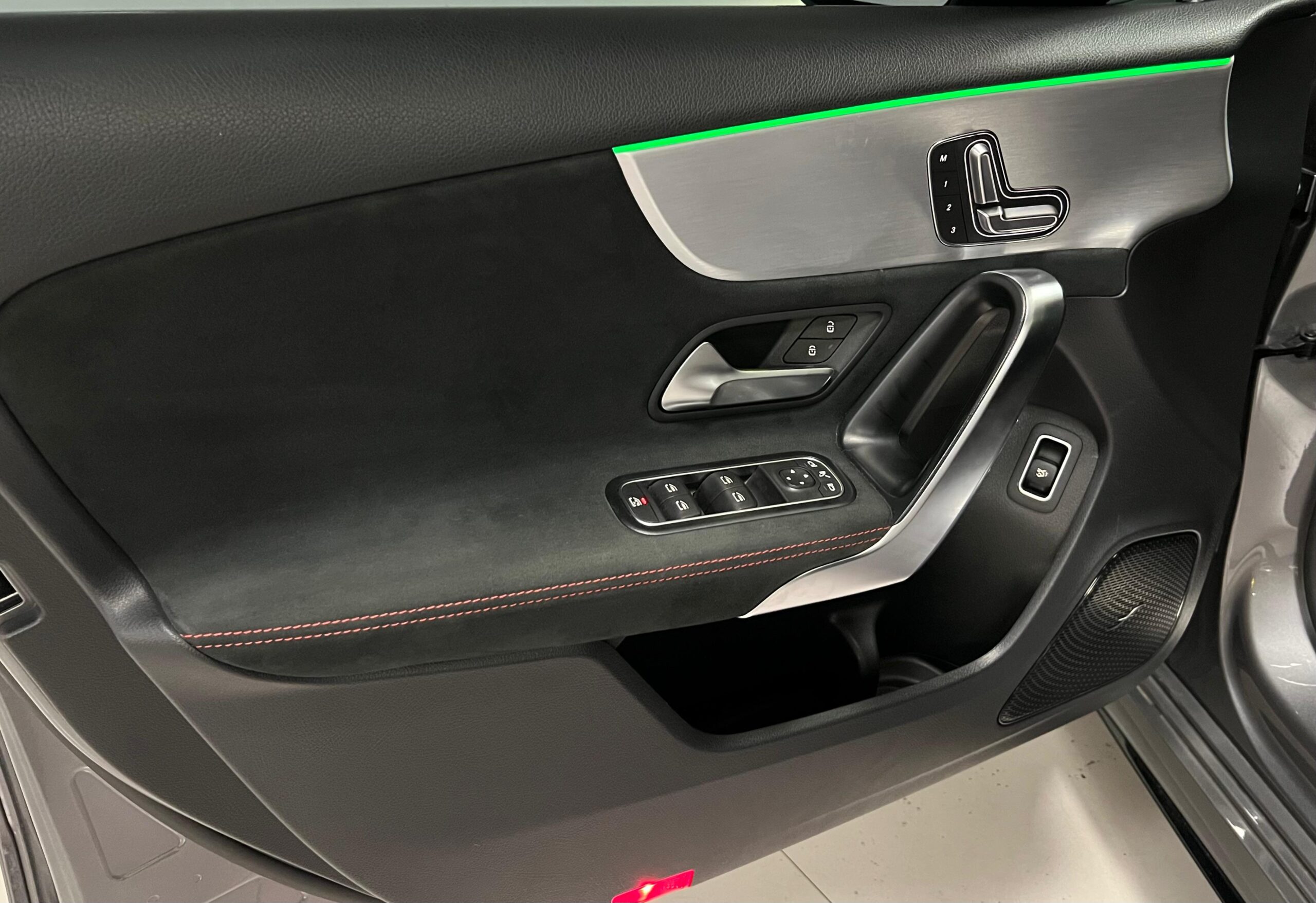 MERCEDES BENZ A 35 AMG (7101) - Image 18