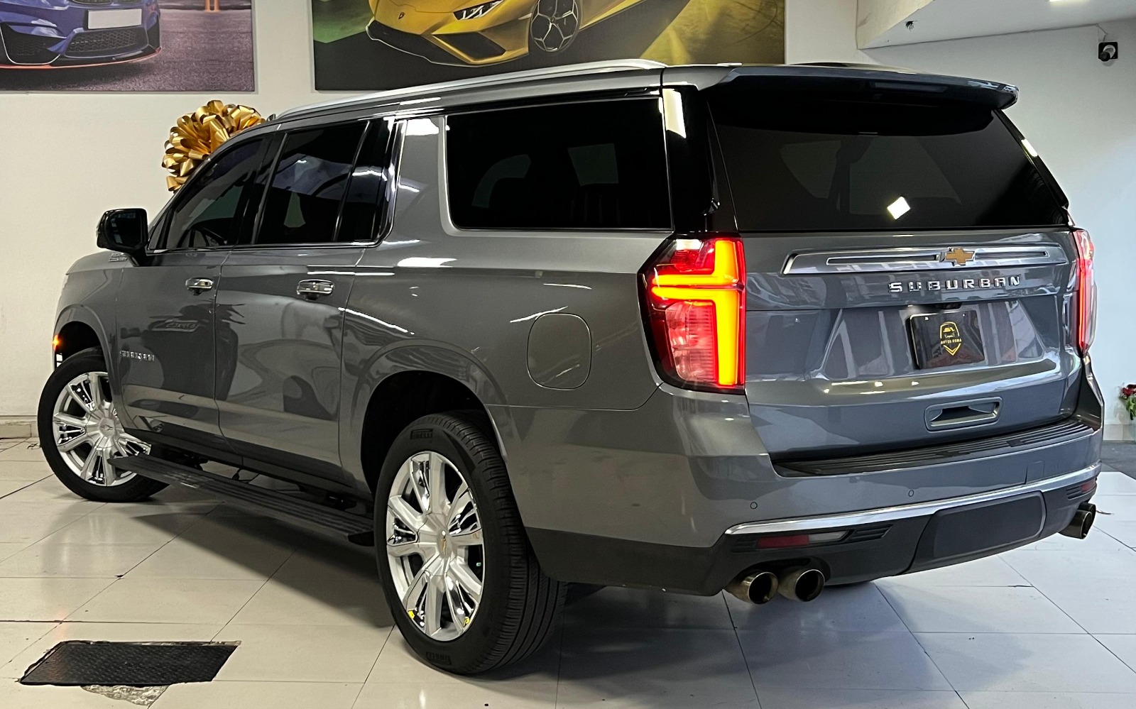 CHEVROLET SUBURBAN HIGH COUNTRY 4X4 (8884) - Image 2
