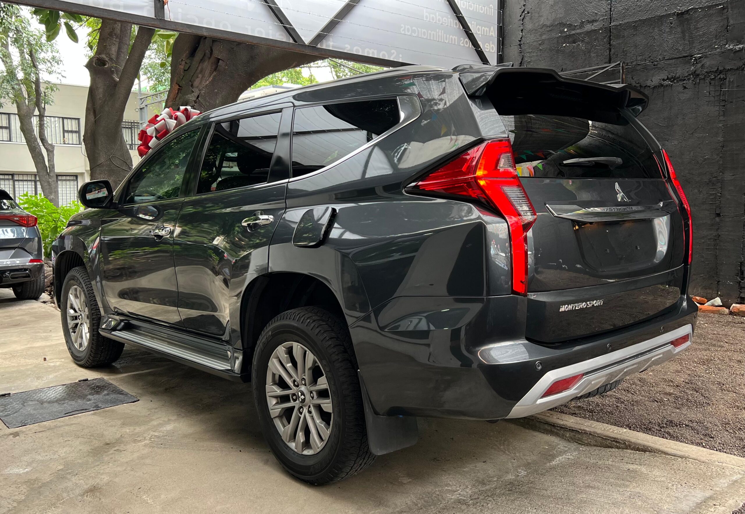 MITSUBISHI MONTERO SE SPORT (9158) - Image 2