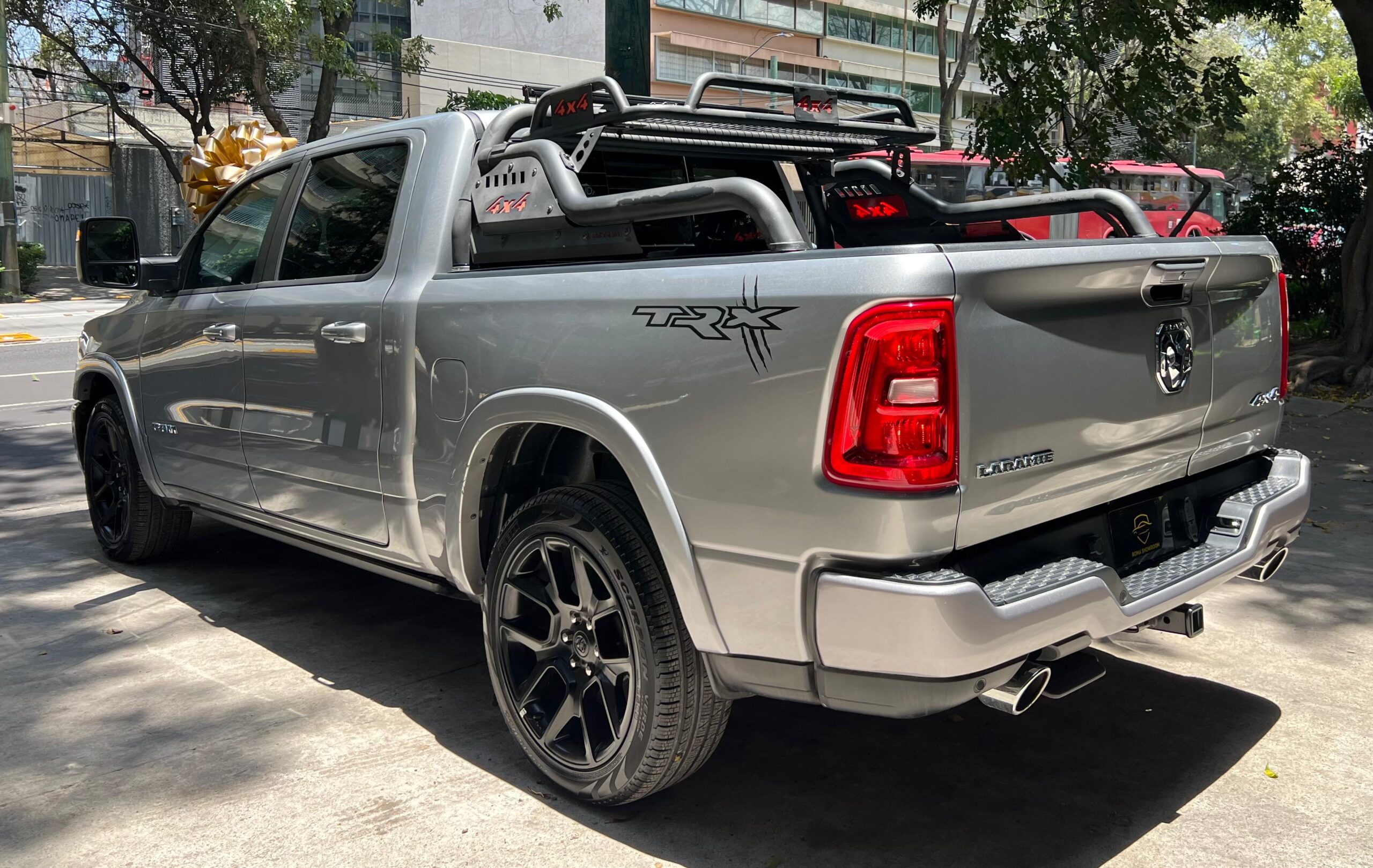 RAM 1500 LARAMIE SPORT CREW CAB 4X4 (1510) - Image 2