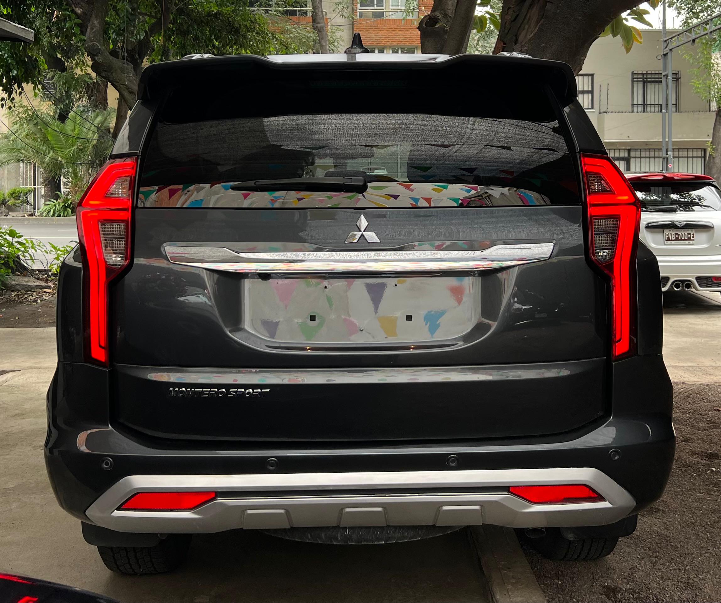MITSUBISHI MONTERO SE SPORT (9158) - Image 3