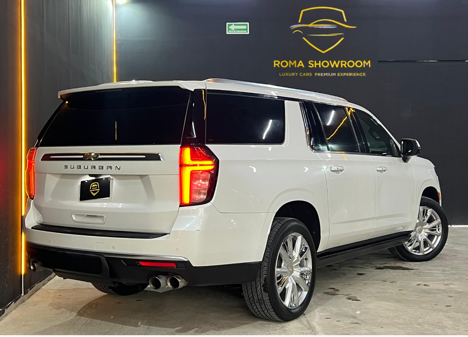 CHEVROLET SUBURBAN HIGH COUNTRY 4X4 (9410) - Image 4