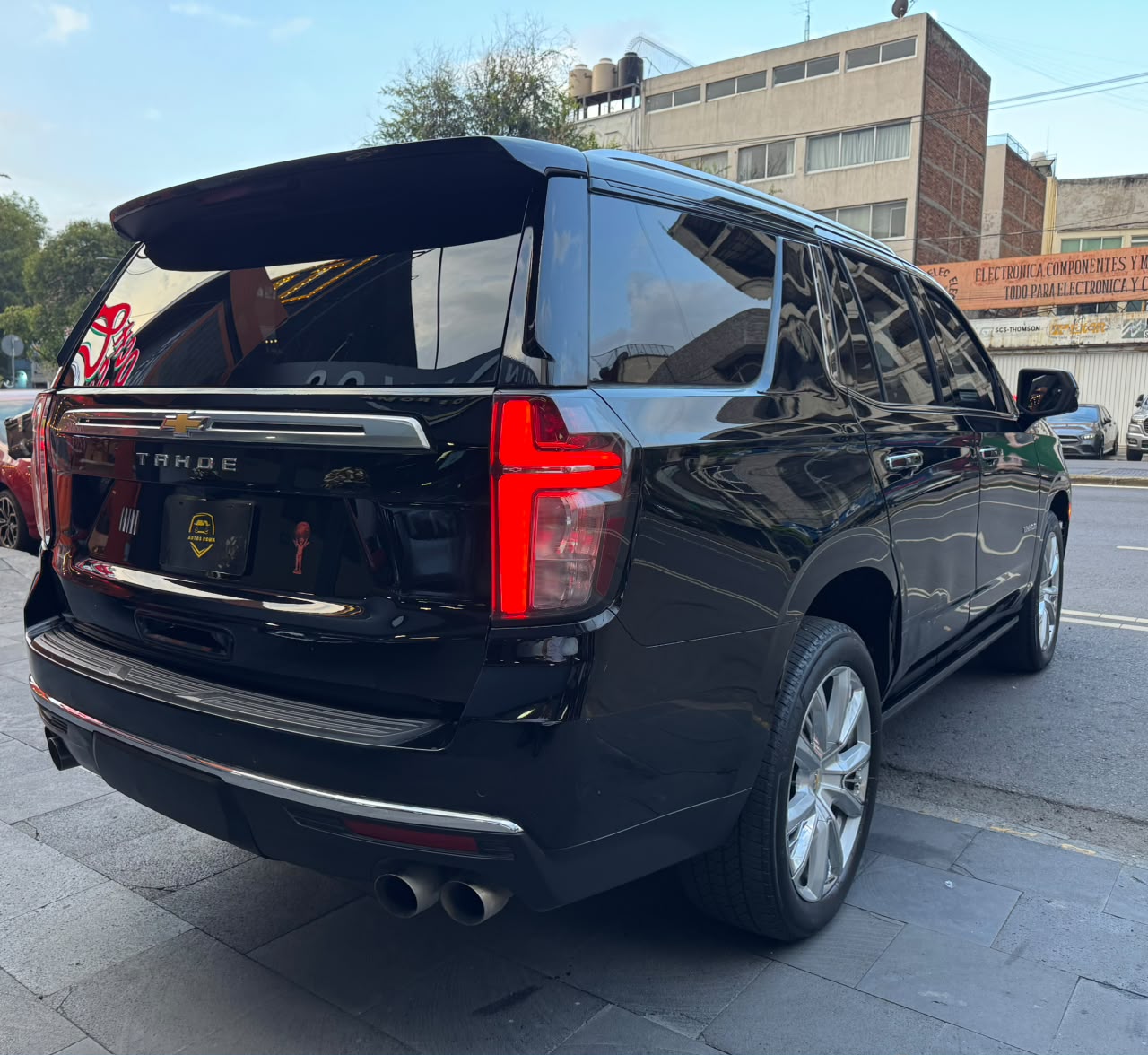 CHEVROLET TAHOE HIGH COUNTRY 4X4 BLINDAJE NIVEL 3 PLUS (1345) - Image 4