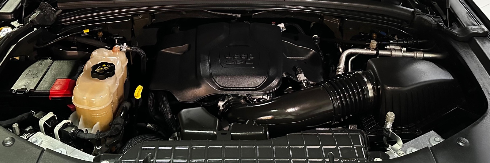 JEEP GRAND CHEROKEE SUMMIT V8 5.7 (5442) - Image 7