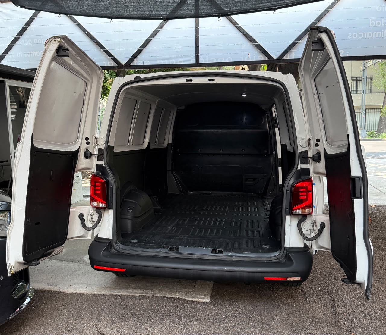 VOLKSWAGEN TRANSPORTER CARGO VAN (7780) - Image 7