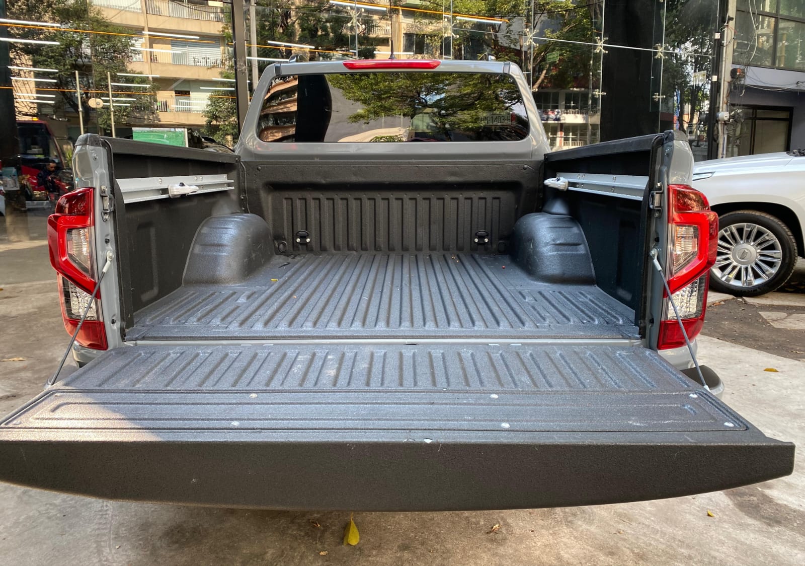NISSAN FRONTIER PRO 4X 4X4 (2505) - Image 7