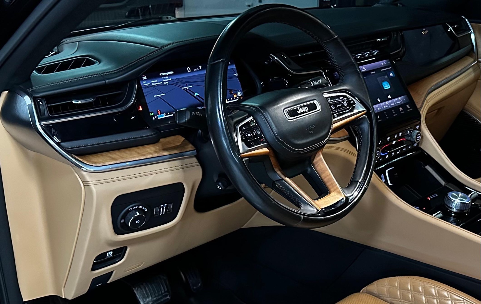 JEEP GRAND CHEROKEE SUMMIT V8 5.7 (5442) - Image 9