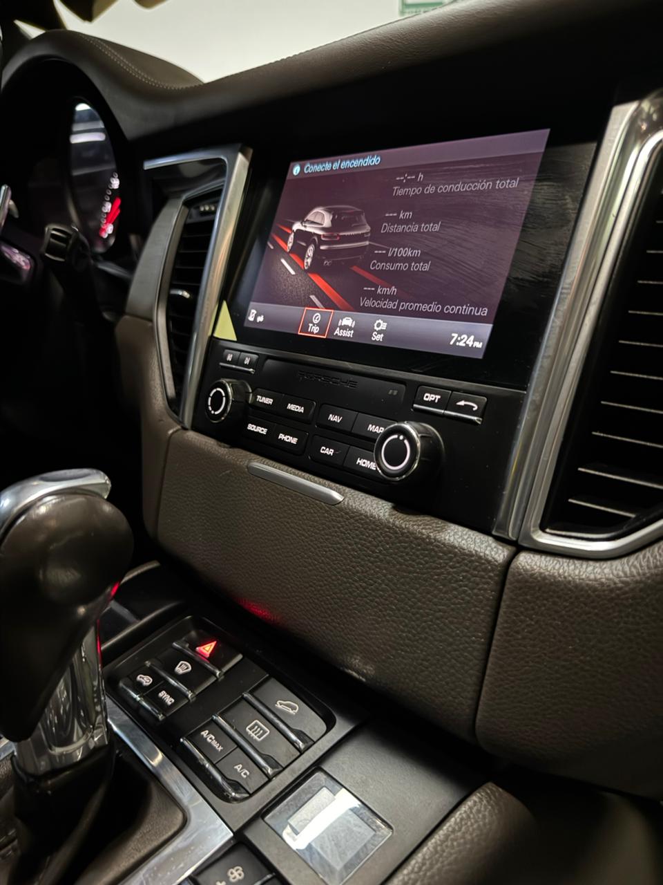 PORSCHE MACAN GTS (3146) - Image 17