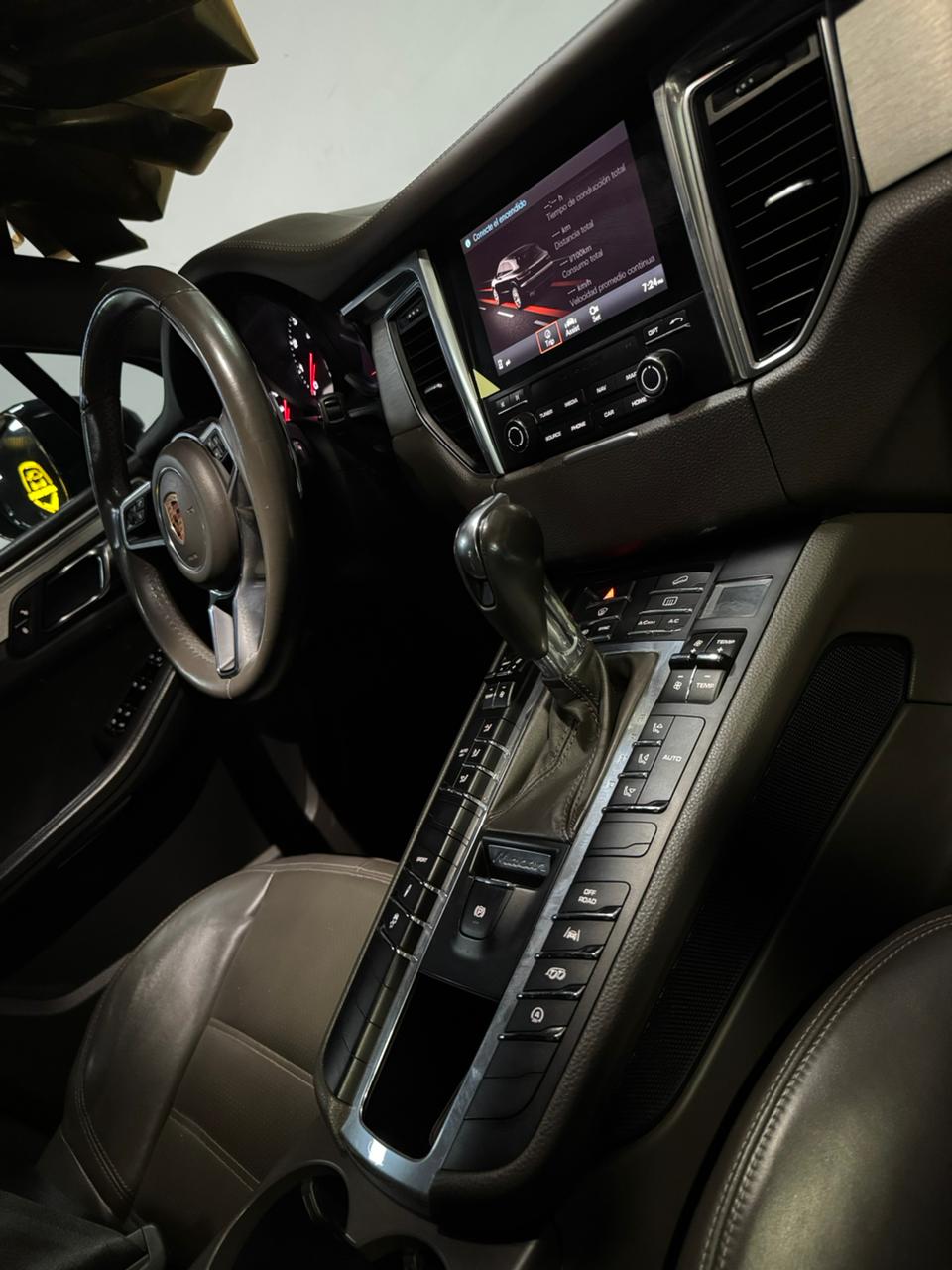 PORSCHE MACAN GTS (3146) - Image 18