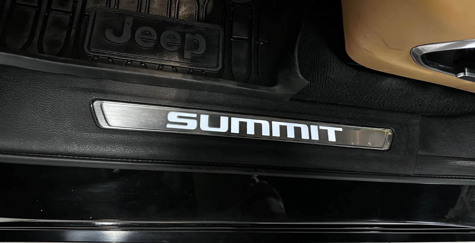 JEEP GRAND CHEROKEE SUMMIT V8 5.7 (5442) - Image 20