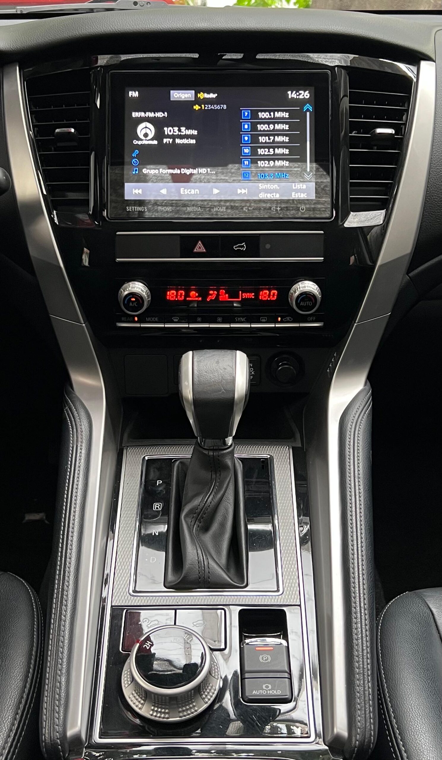 MITSUBISHI MONTERO SE SPORT (9158) - Image 11