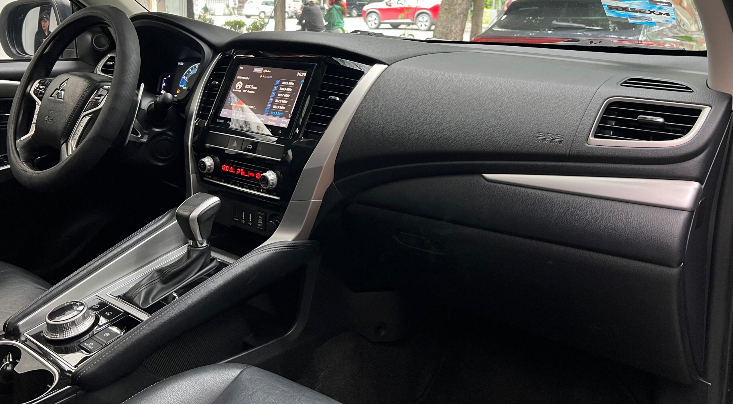 MITSUBISHI MONTERO SE SPORT (9158) - Image 14