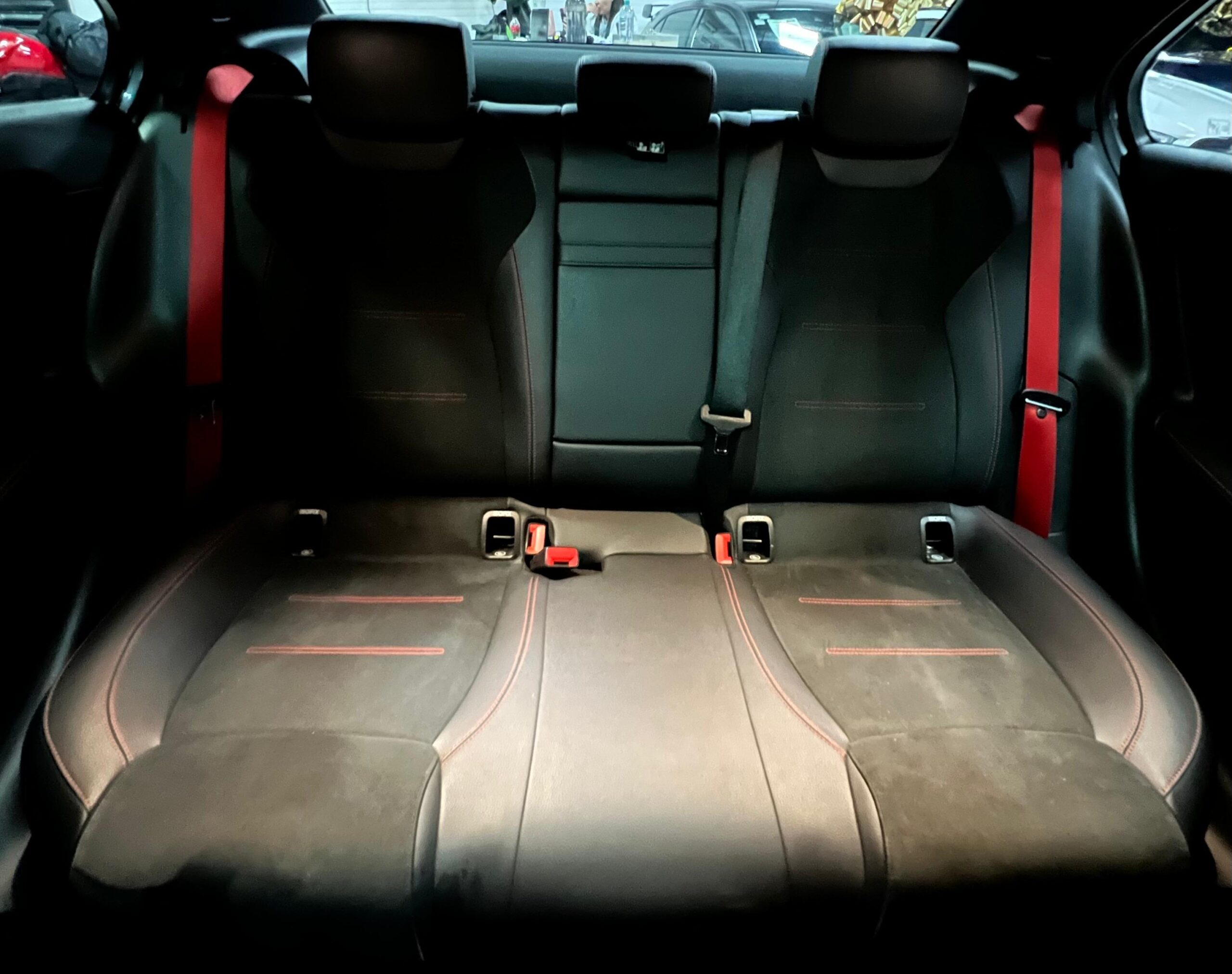 MERCEDES BENZ A 35 AMG (7101) - Image 25