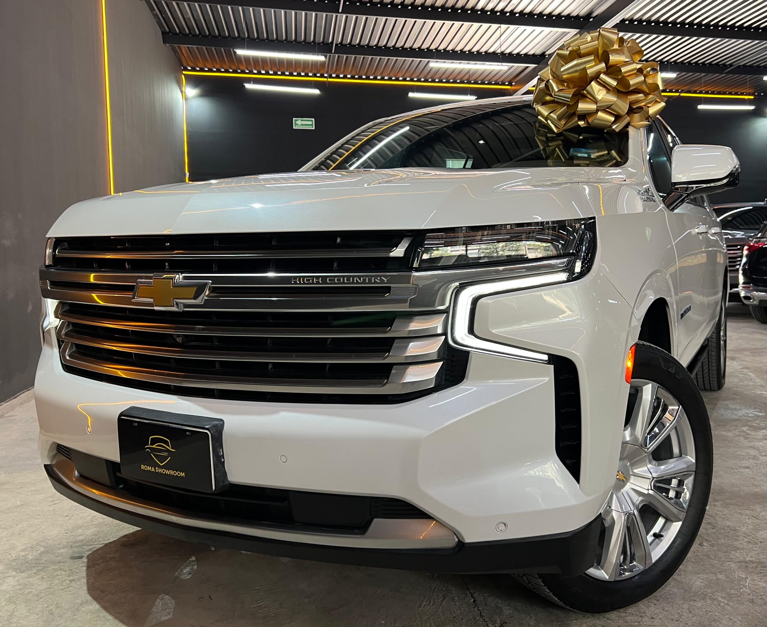 CHEVROLET SUBURBAN HIGH COUNTRY 4X4 (9410) - Image 17