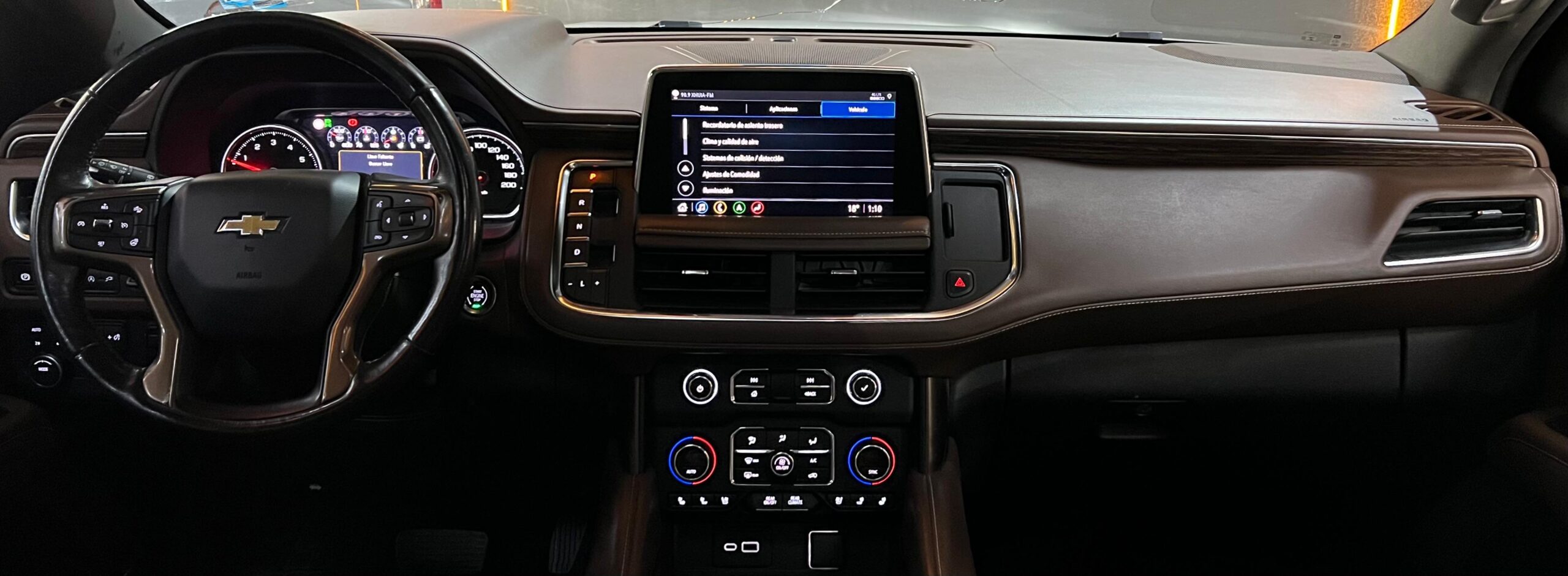 CHEVROLET SUBURBAN HIGH COUNTRY 4X4 (9410) - Image 21