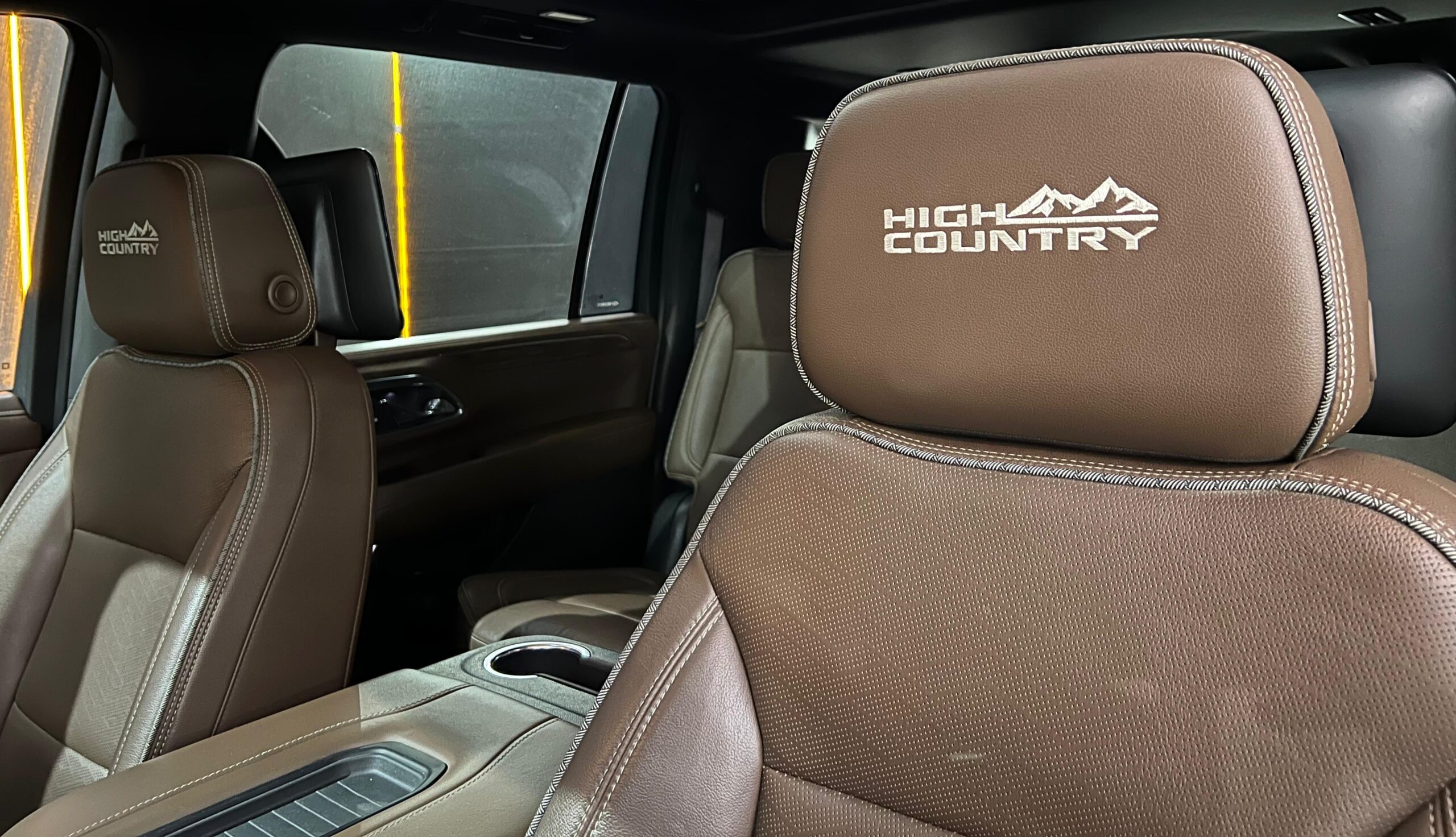 CHEVROLET SUBURBAN HIGH COUNTRY 4X4 (9410) - Image 25