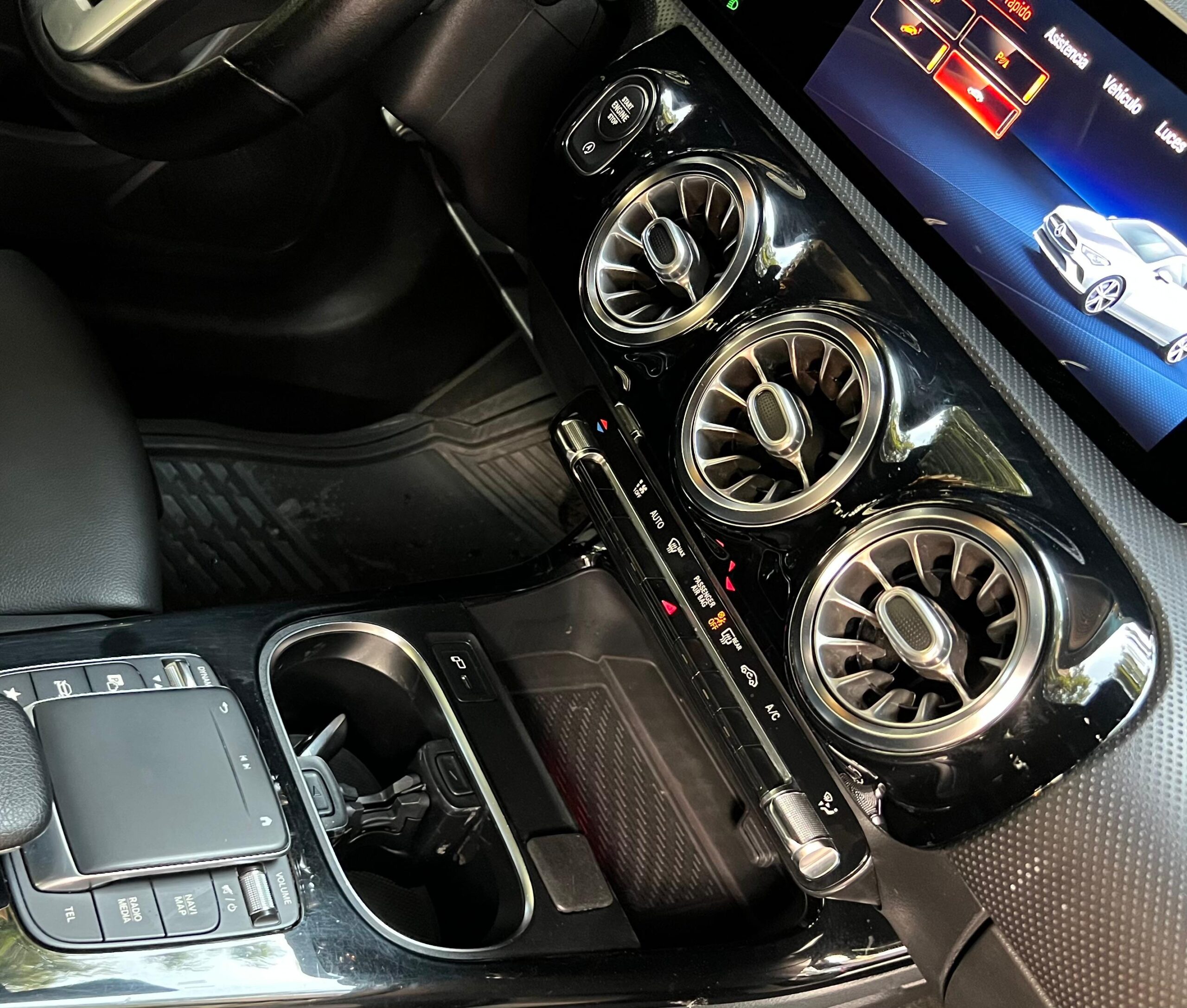 MERCEDES BENZ CLA 200 PROGRESSIVE (9731) - Image 24