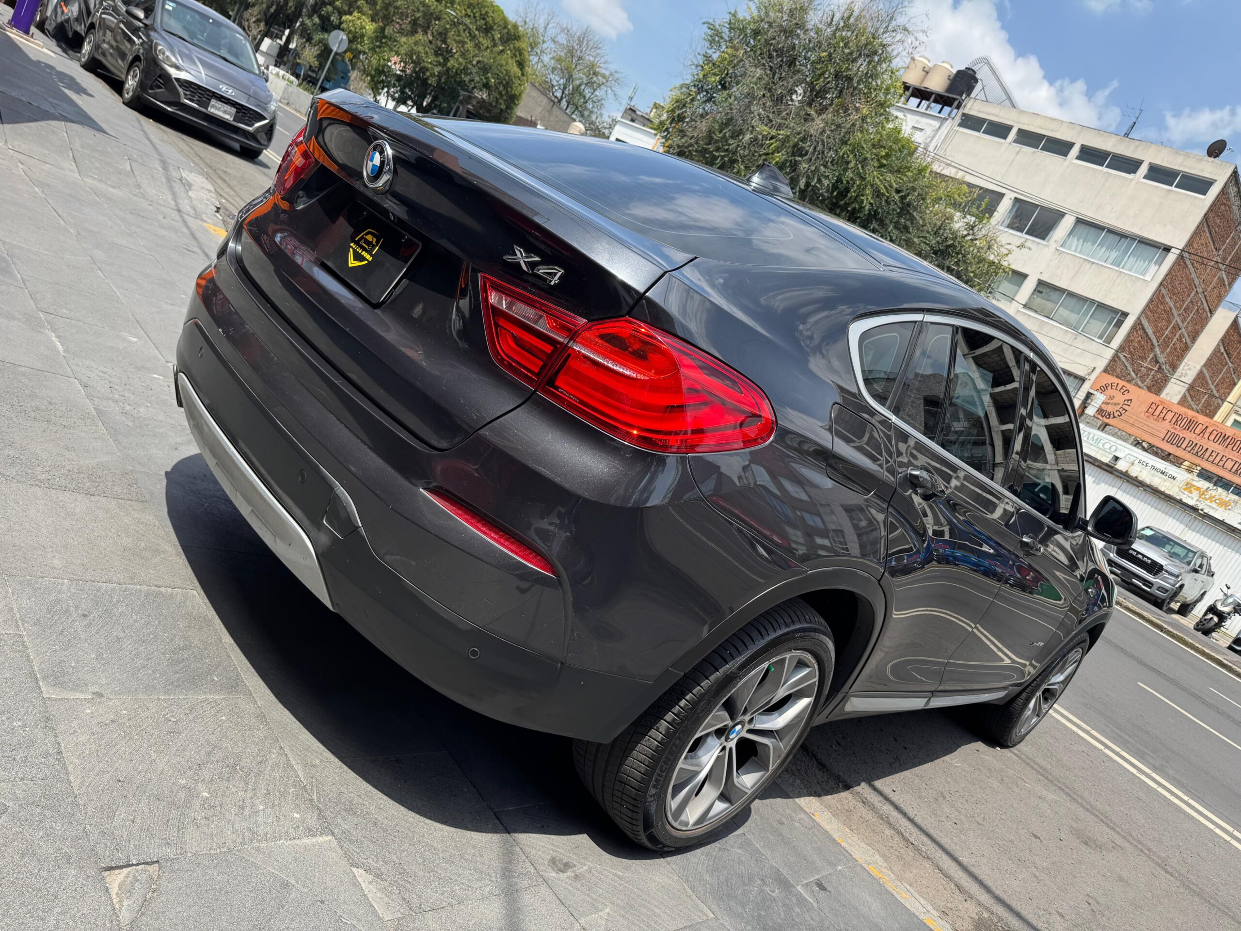 BMW X4 28 X LINE (2529) - Image 4
