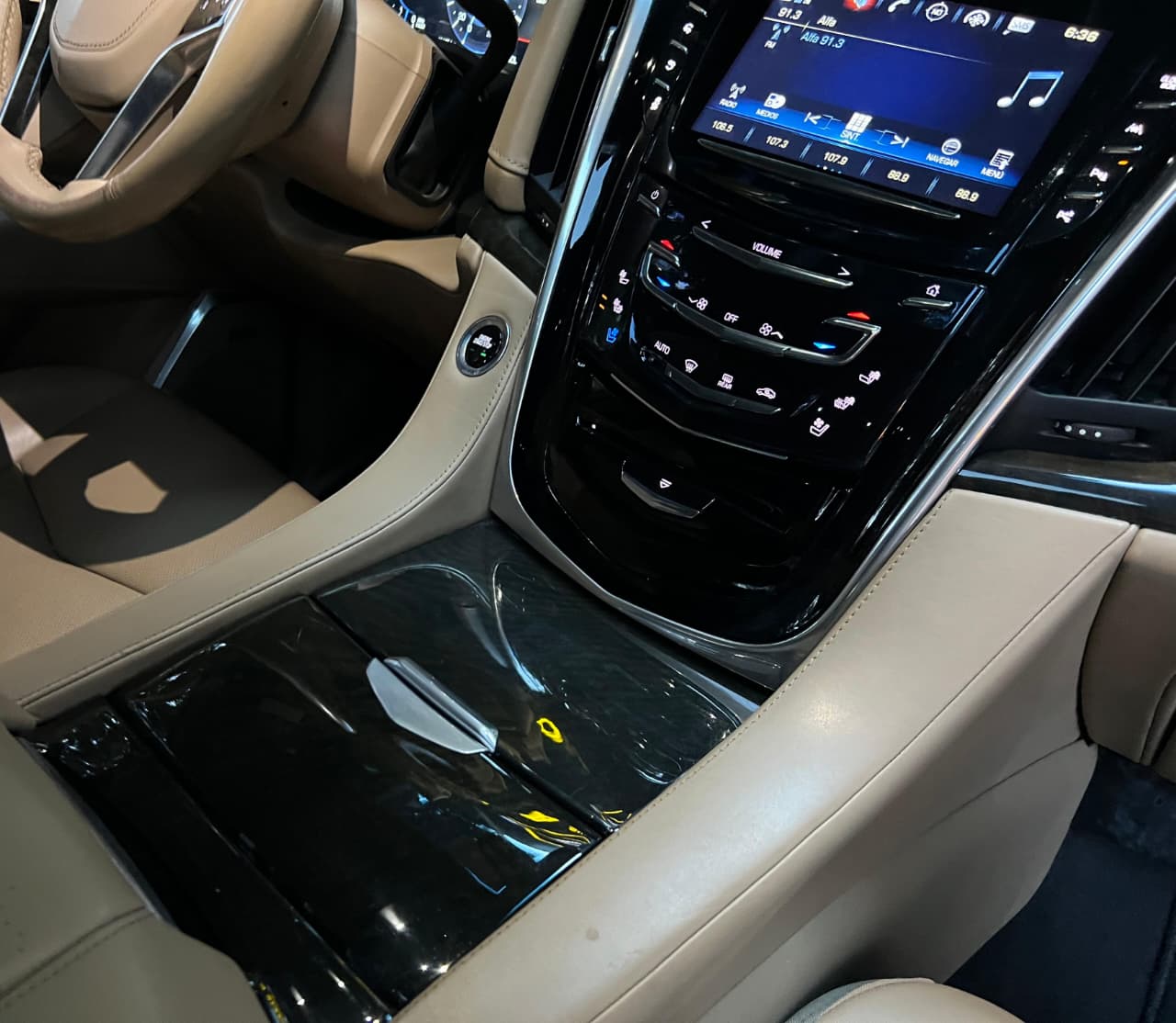 CADILLAC ESCALADE ESV PLATINUM (6398) - Image 23