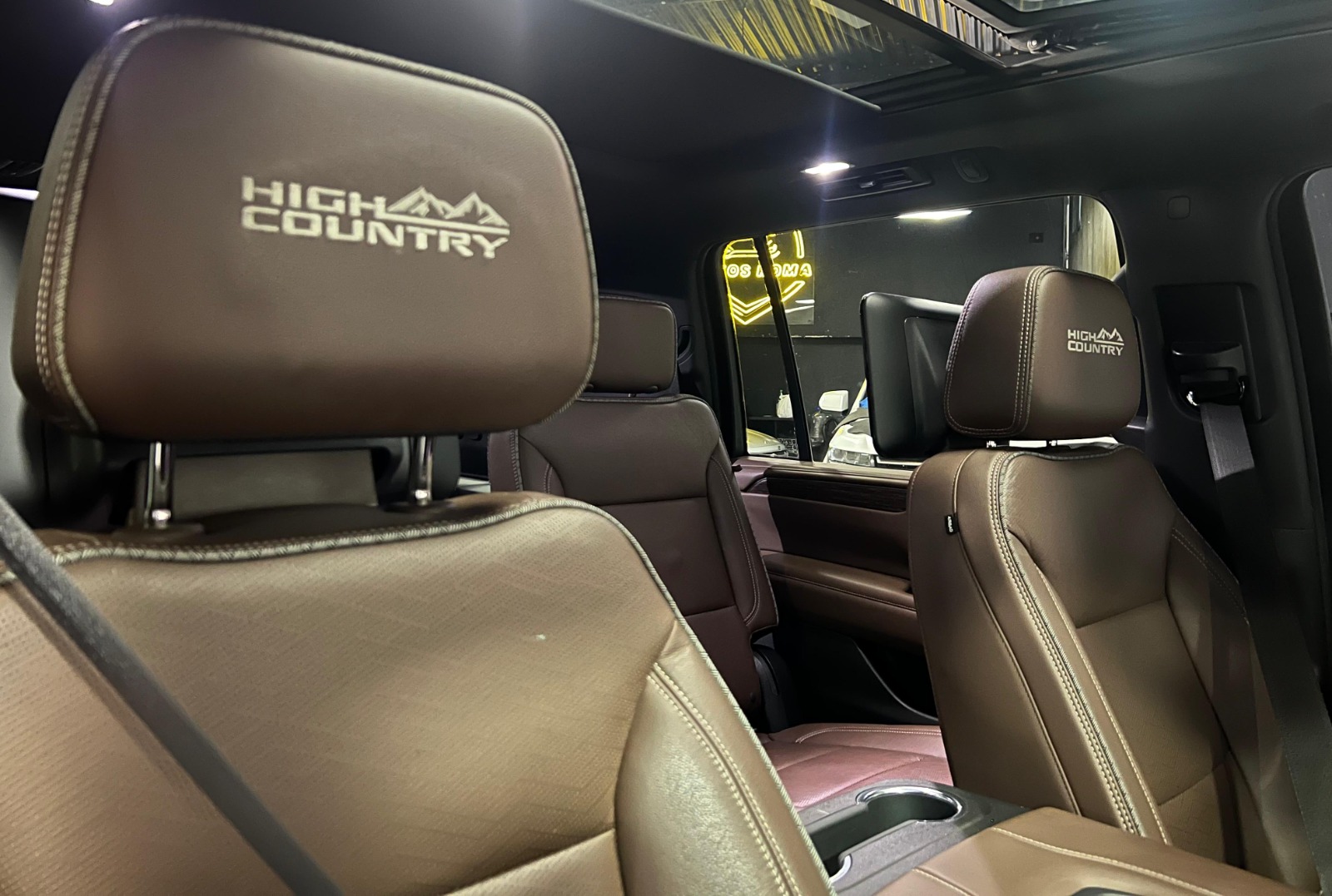 CHEVROLET SUBURBAN HIGH COUNTRY 4X4 (8884) - Image 20