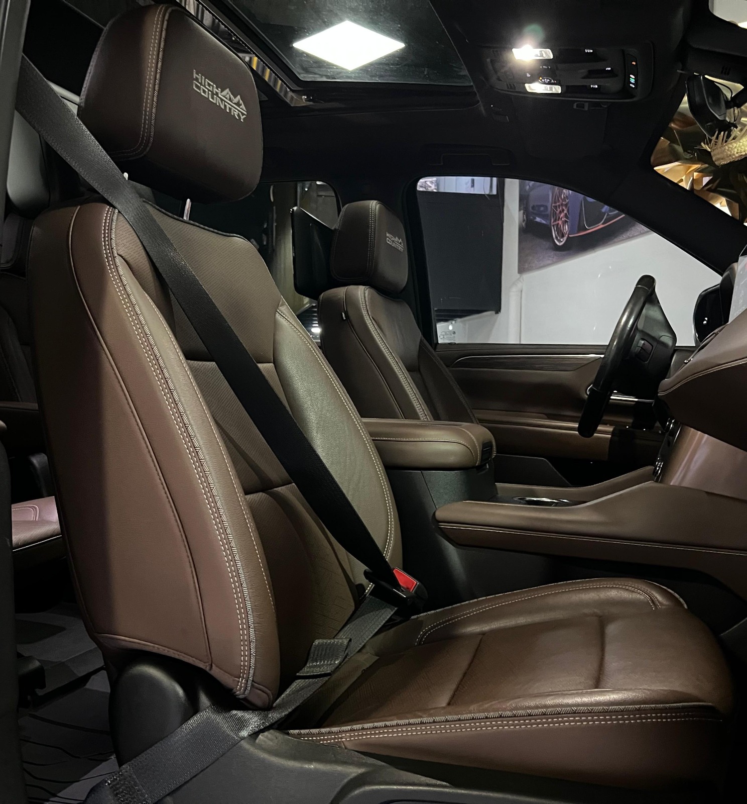 CHEVROLET SUBURBAN HIGH COUNTRY 4X4 (8884) - Image 22