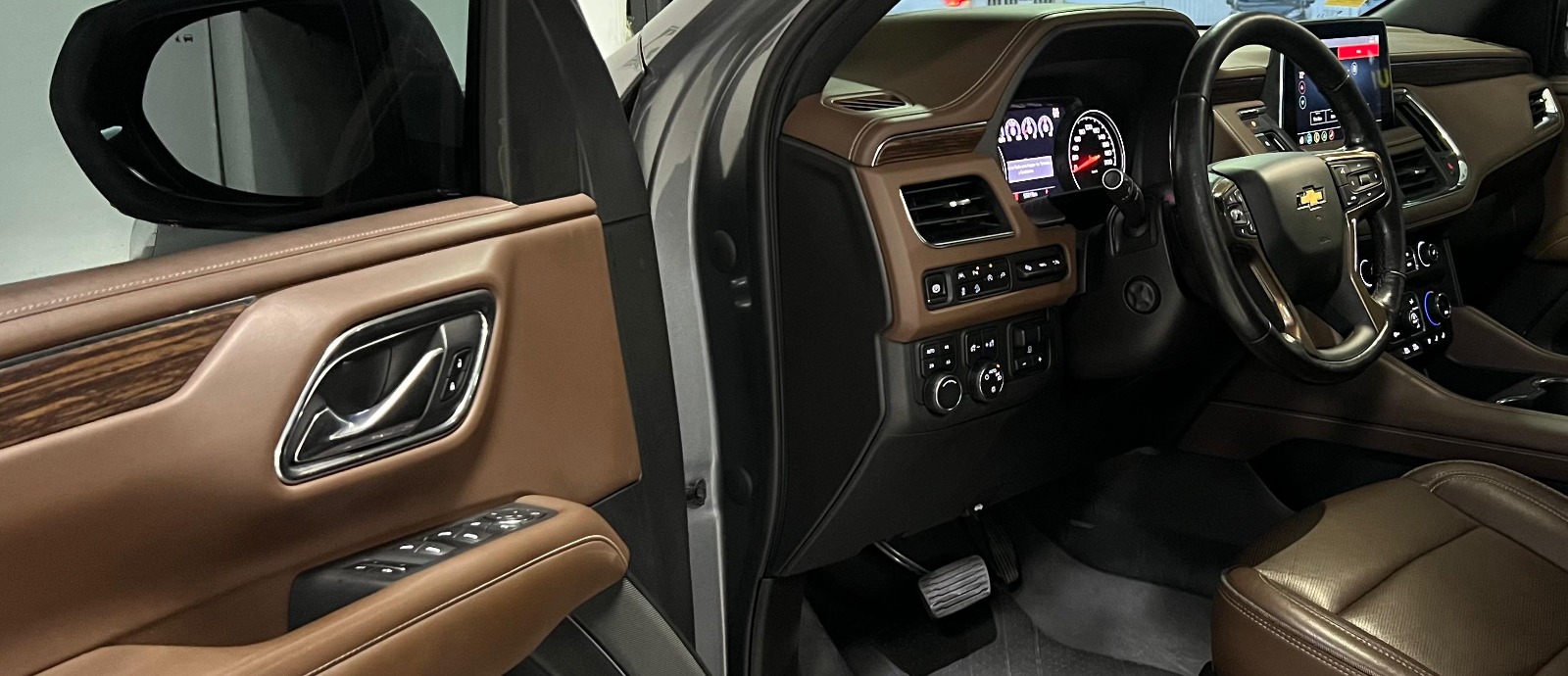 CHEVROLET SUBURBAN HIGH COUNTRY 4X4 (8884) - Image 30