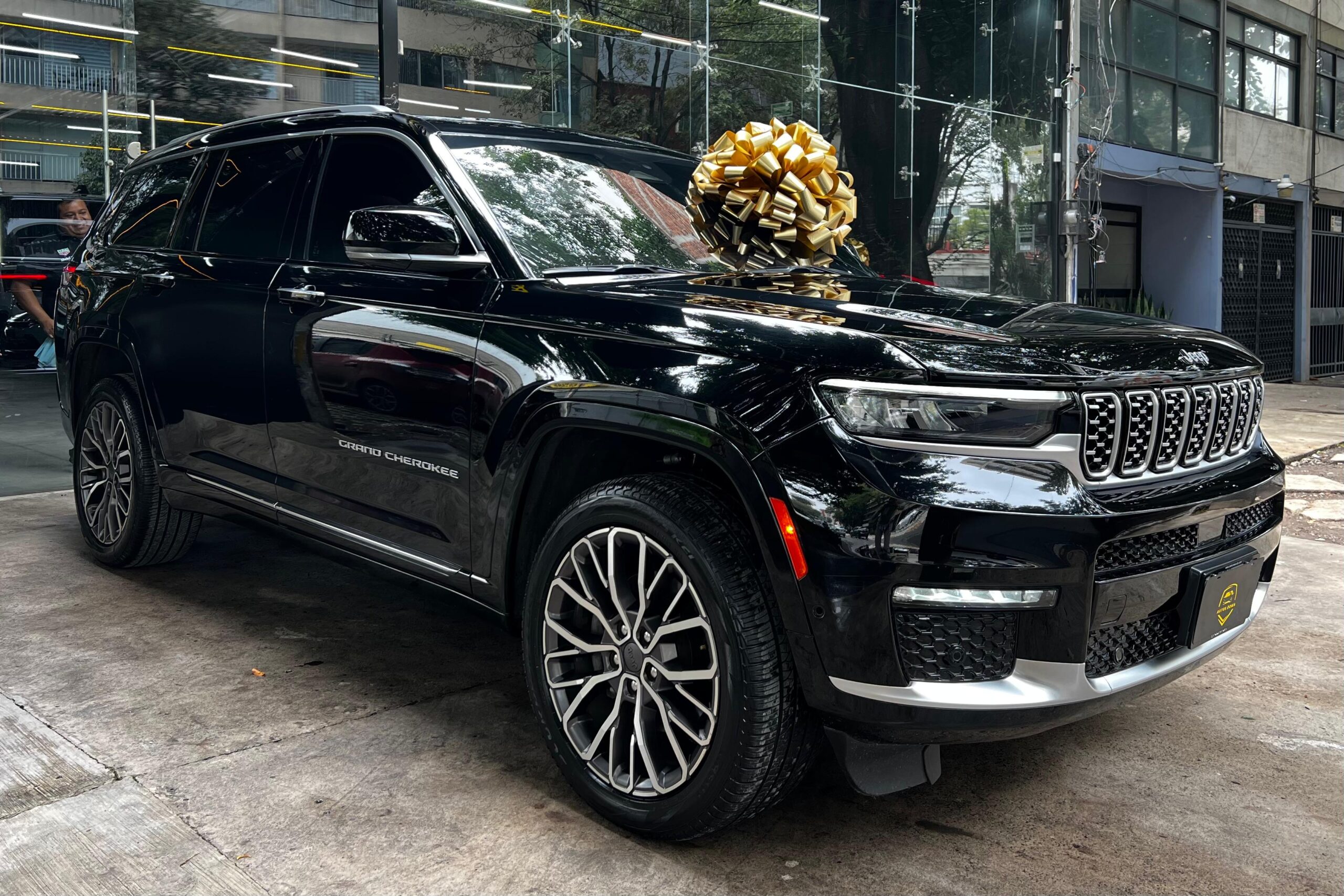 JEEP GRAND CHEROKEE SUMMIT BLINDAJE NIVEL 3 CENTURY (8434) - Imagen 5